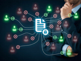 Dokument-rote-gruene-Empfaenger-108368107-FO-Jakub-Jirsák