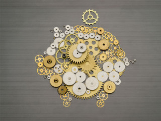 Sparschwein-aus-Zahnraedern-63098785-FO-pogonici