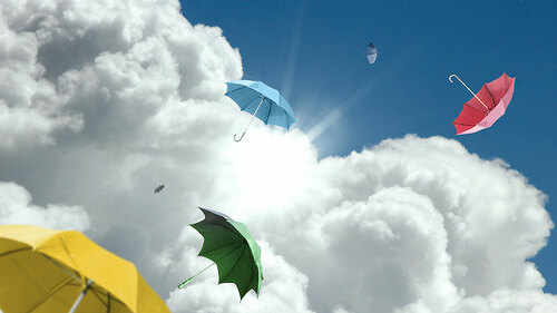 Regenschirme-in-den-Wolken-66862109-FO-Butch