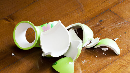 Zerbrochene-Vase-102789973-FO-enterphoto