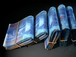 schweizer-franken-buendel-81475230-FO-alswart