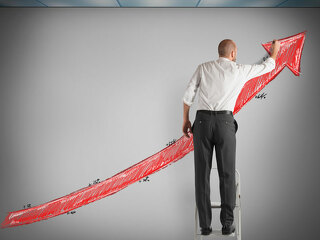 mann-kurve-rot-nach-oben-109284703-FO-alphaspirit