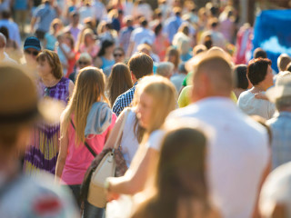 Menschenmasse-93379069-FO-Pavlo-Vakhrushev