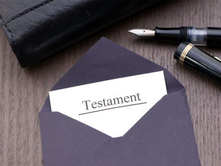 testament-in-schwarzem-umschlag-29696647-FO-Christian-Jung