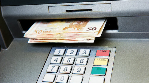Fuenfziger-aus-Geldautomat-85301332-FO-Kadmy