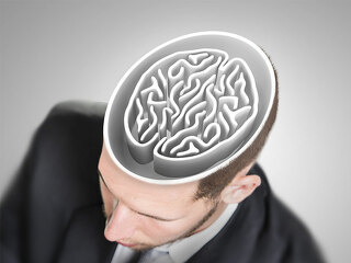 Anzugtraeger-Gehirn-Labyrinth-67977661-FO-Tijana