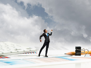 Anzugtraeger-als-Marionette-66553651-FO-adam121