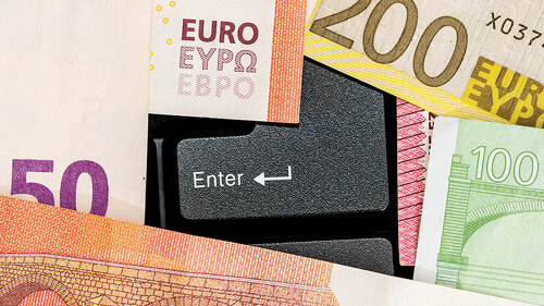 Euroscheine-um-Entertaste-108366940-FO-alfexe