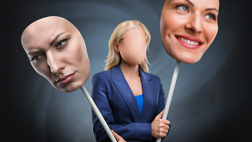 Frau-zwei-Gesichter-102735795-FO-Nomad-Soul