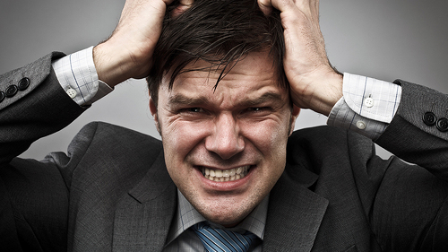 Anzugtraeger-nervoes-37233905-FO-xalanx