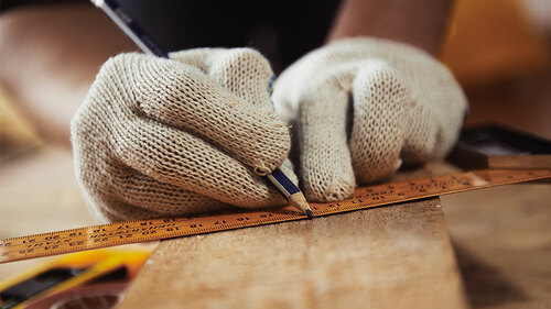 Bauarbeiter-Bleistift-Lineal-95019825-FO-Stasique