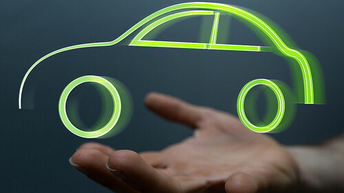 Gruenes-digitales-Auto-106171142-FO-vege