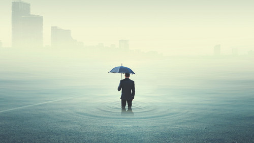 ANzugtraeger-in-Hochwasser-102314316-FO-frankie's