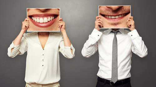 Mann-Frau-Fotos-Laecheln-51888599-FO-ArtFamily