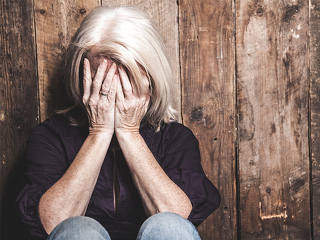 Frau-mit-Depressionen-87226989-FO-pololia