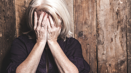 Frau-mit-Depressionen-87226989-FO-pololia