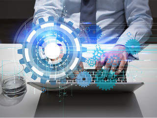 Anzugtraeger-Laptop-Zanhraeder-112415030-FO-denisismagilov