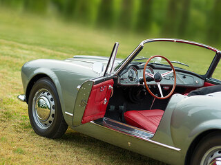 Oldtimer-Cabrio-66675691-FO-apfelweile