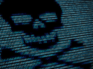 totenkopf-auf-digitalen-daten-97576807-FO-enzozo