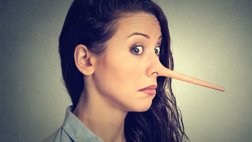 frau-pinocchio-nase-106864732-FO-pathdoc