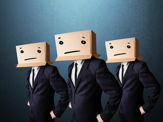 menschen-mit-zweifel-smiley-kopf-58672384-FO-ra2-studio