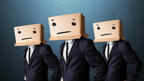 menschen-mit-zweifel-smiley-kopf-58672384-FO-ra2-studio