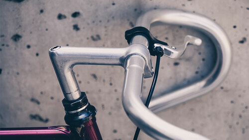 fahrrad-lenke-rot-silber-96043443-FO-blas