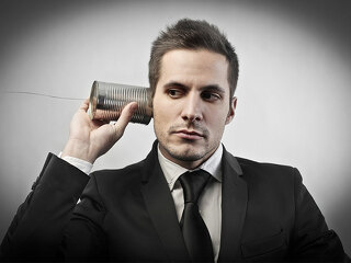 mann-hoert-zu-39593361-FO-olly