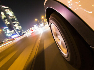 auto-auf-strasse-95063780-FO-Lukas-Gojda