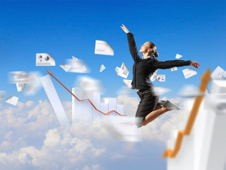 Anzugtraegerin-ueber-Wolken-51821354-FO-Sergey-Nivens