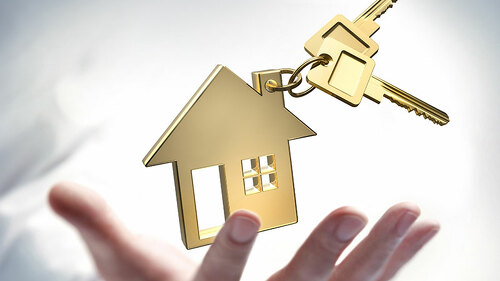 goldener-schluessel-in-hand-89231311-FO-psdesign1