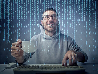 Student-COmputer-Binaer-35917017-FO-olly