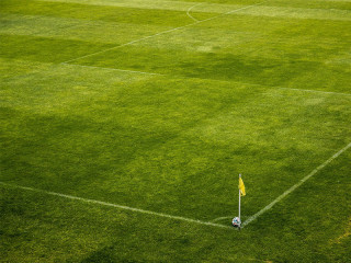 Spielfeld-Eckfahne-488709-PB-jarmoluk