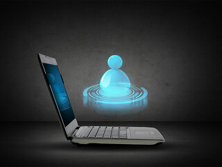 Laptop-digitales-Maennchen-92143219-FO-Syda-Productions