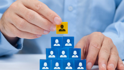 Baukloetze-Mitarbeiter-54710016-FO-Jakub-Jirsák