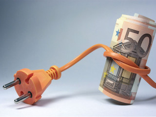 Stromkabel-um-Fuenfziger-40754755-FO-Oscar-Espinosa