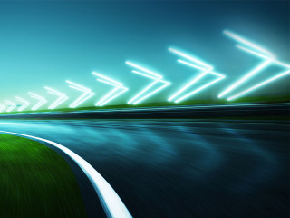 Leucht-Pfeile-in-Kurve-108428146-FO-jamesteohart