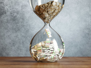 sanduhr-geldscheine-80592257-fo-dimmer