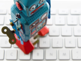 roboter-auf-tastatur-14838646-fo-charles-taylor