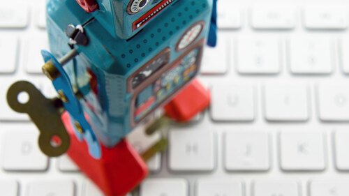 roboter-auf-tastatur-14838646-fo-charles-taylor