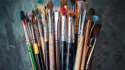 bunte-pinsel-105371135-fo-chamillew