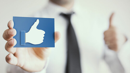 anzugtraeger-like-button-81080580-fo-sondem