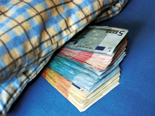 geld-unter-kopfkissen-3200507-fo-klaus-eppele