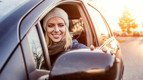 auto-fahrerin-101741776-fo-halfpoint