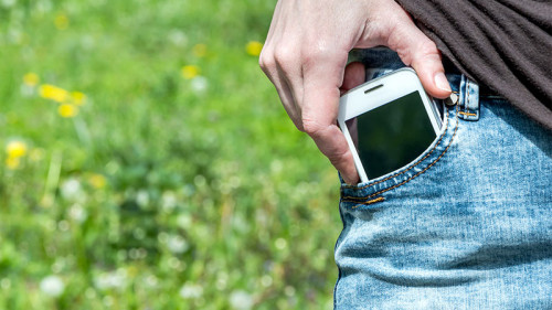 tasche-haende-110046161-fo-igorkol-ter