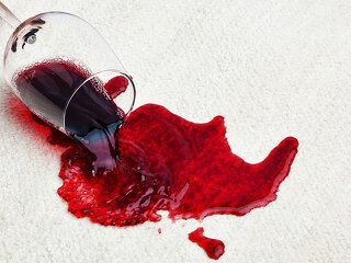 rotwein-auf-teppich-30420677-fo-gina-sanders