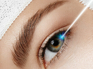 augen-op-66787325-fo-anastasiia-kazakova