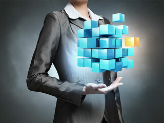 anzugtraegerin-wuerfel-puzzle-102481148-fo-sergey-nivens