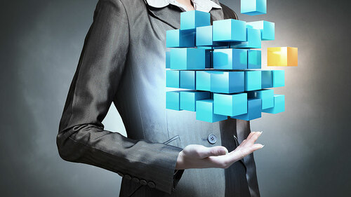 anzugtraegerin-wuerfel-puzzle-102481148-fo-sergey-nivens