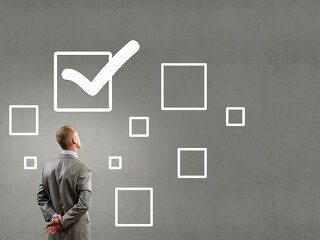 anzugtraeger-checkboxes-70817875-fo-sergey-nivens
